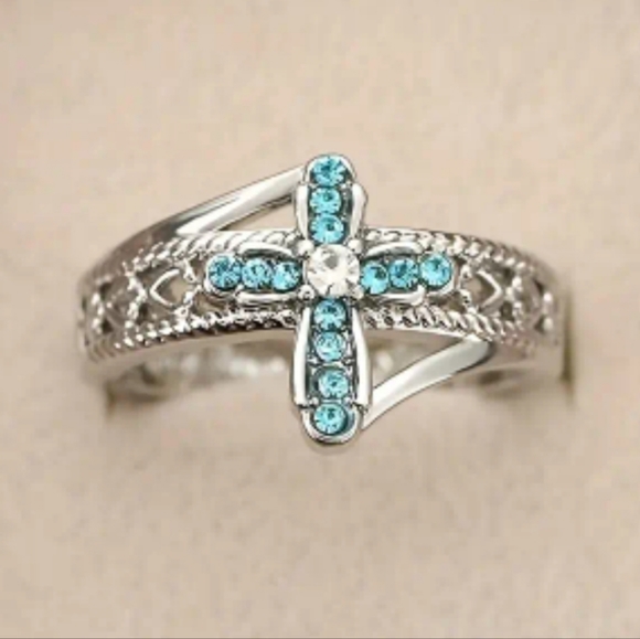 Cross Ring - Picture 2 of 3